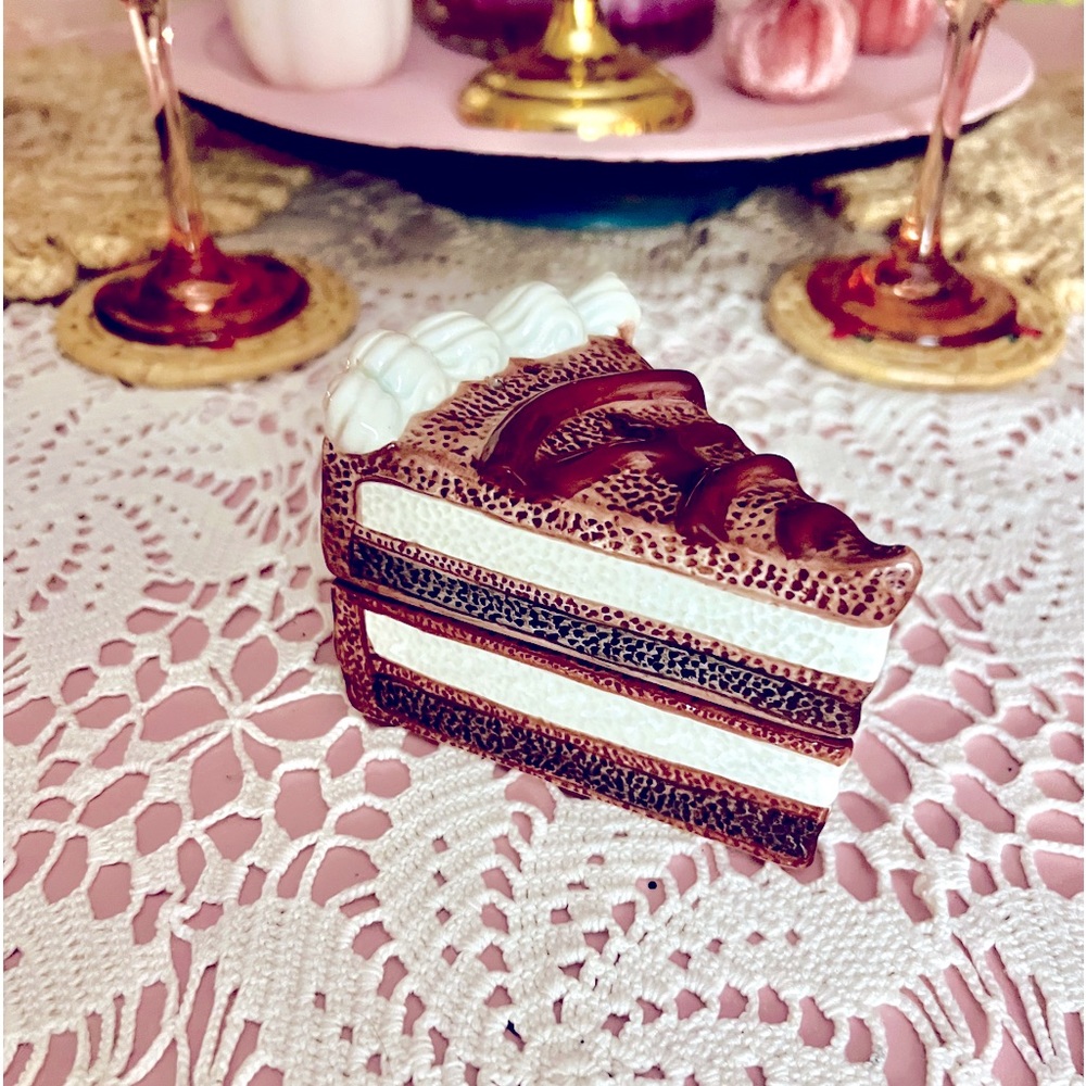 Vintage Chocolate Cake Stackable Salt and Pepper Shakers